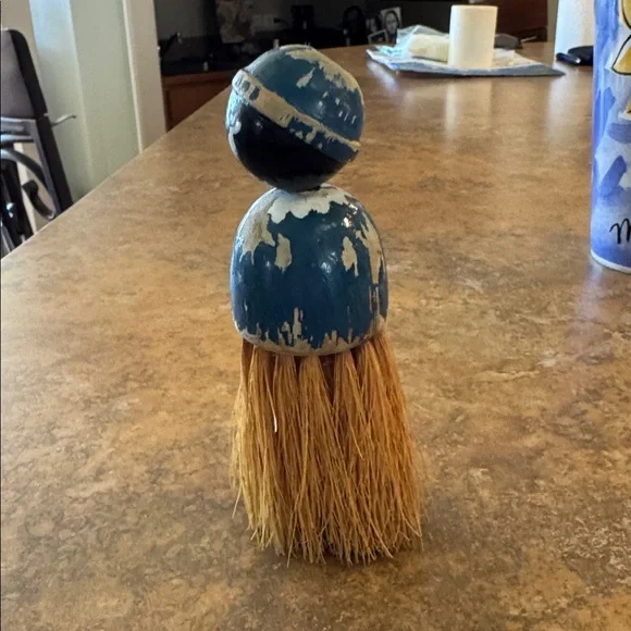 1940’s Mammy doll cloth crumb whisk - Picture 3 of 4